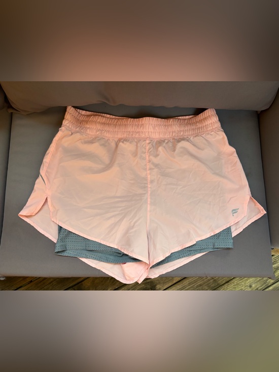 Fabletics Pants - 🏃‍♀️‍➡️ Fabletics Perforated 2” Running Shorts M Pink Gray 🤸🏽‍♀️🤾‍♀️🤽‍♀️